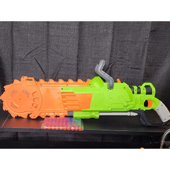 Nerf Zombie Strike Brainsaw Chainsaw Pump Action Dart Blaster Gun w/ Darts - Picture 6 of 6